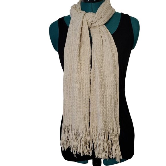 NWT NEW YORK & COMPANY  3 Piece Fringe Cable Set SCARF HAT GLOVES Winter - Picture 1 of 12
